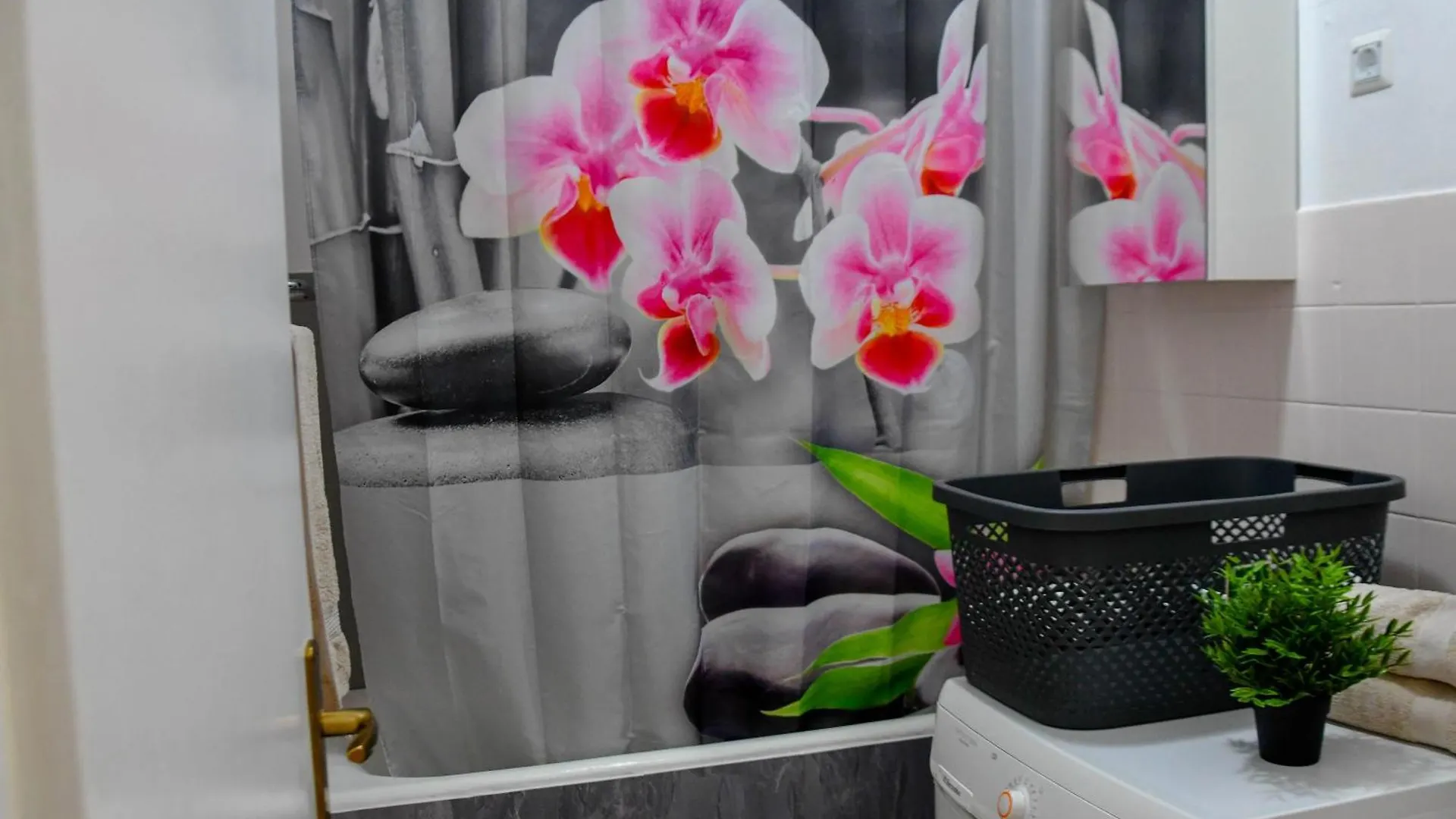 Apartman Neda Pula,Near The Beach,Free Parking And Wi-Fi 0*, Pula